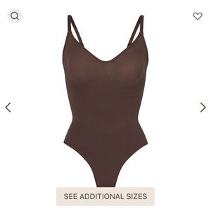 Size small skims seamless sculpt thong bodysuit